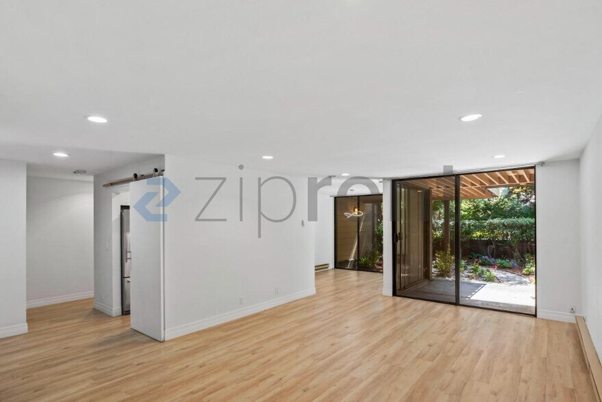 Building Photo - Unit 27