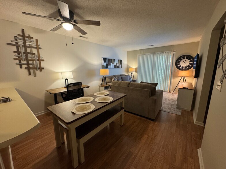 Primary Photo - 2724 S 17th St