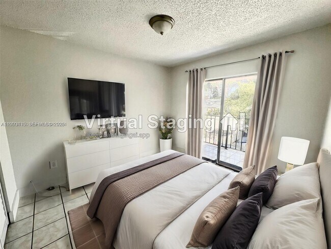 Building Photo - 951 SW 7th St