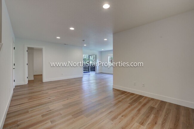 Building Photo - 2542 NW Marken St