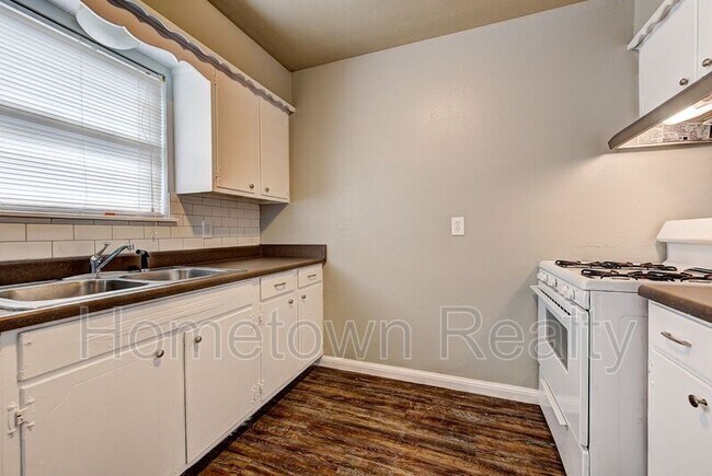 Building Photo - 1308 Mcdonald Dr