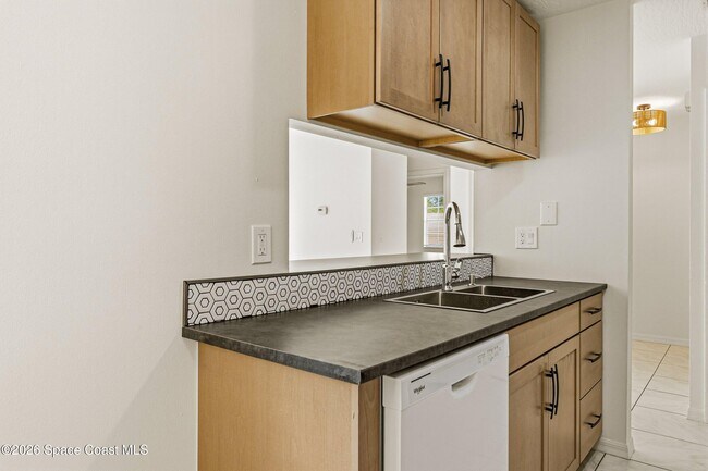 Building Photo - 972 S Fork Cir