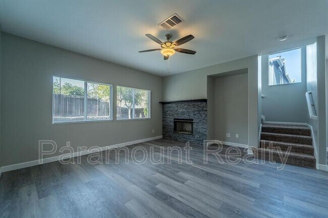 Building Photo - 4319 Roxbury Dr