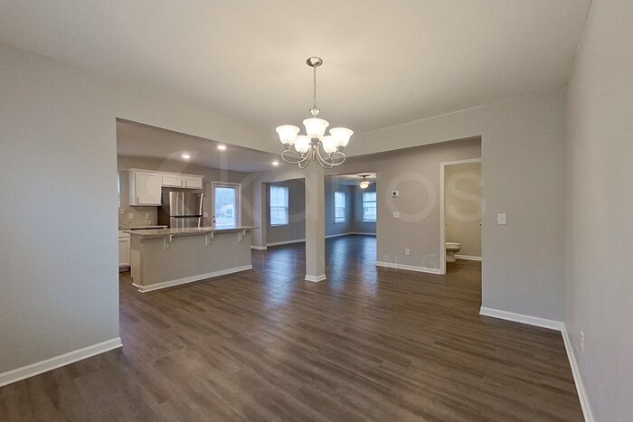 Building Photo - 101 Paper Birch Dr