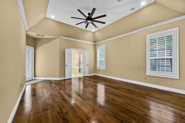 Building Photo - 404 NW 76th- Hot new listing!