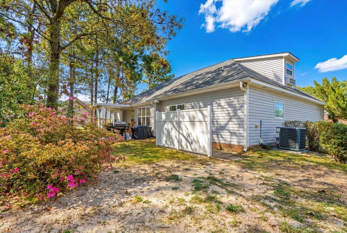 Building Photo - 329 Green Links Dr