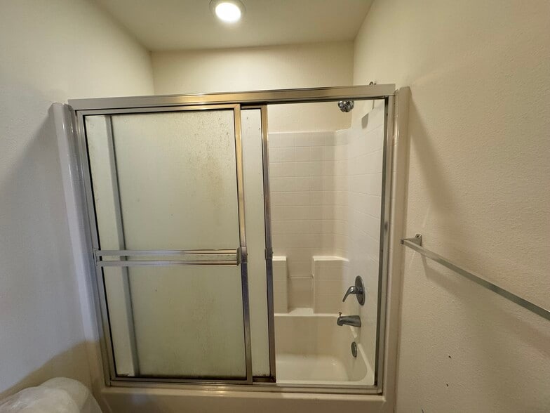 Primary Photo - 1402 Fianna Place Ct