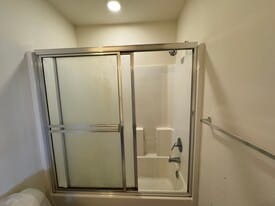 Building Photo - 1402 Fianna Place Ct
