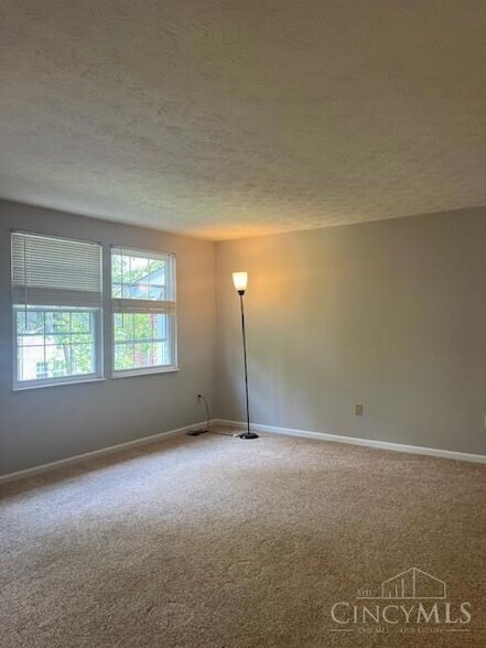 Building Photo - 8059 Hetz Dr