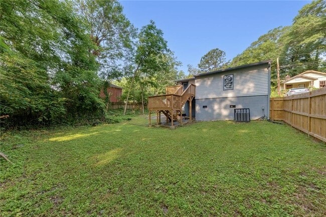 Building Photo - 845 Oak St NW