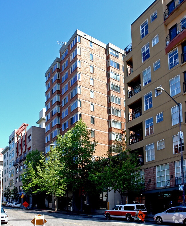 Building Photo - Ross Manor