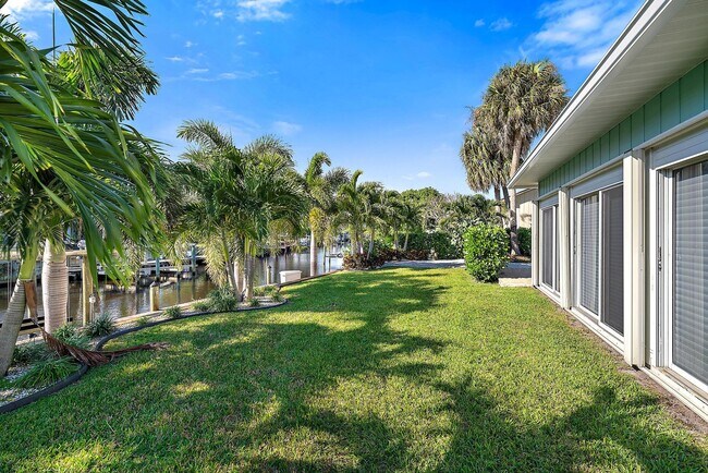 Building Photo - 1260 SW 25th Ln