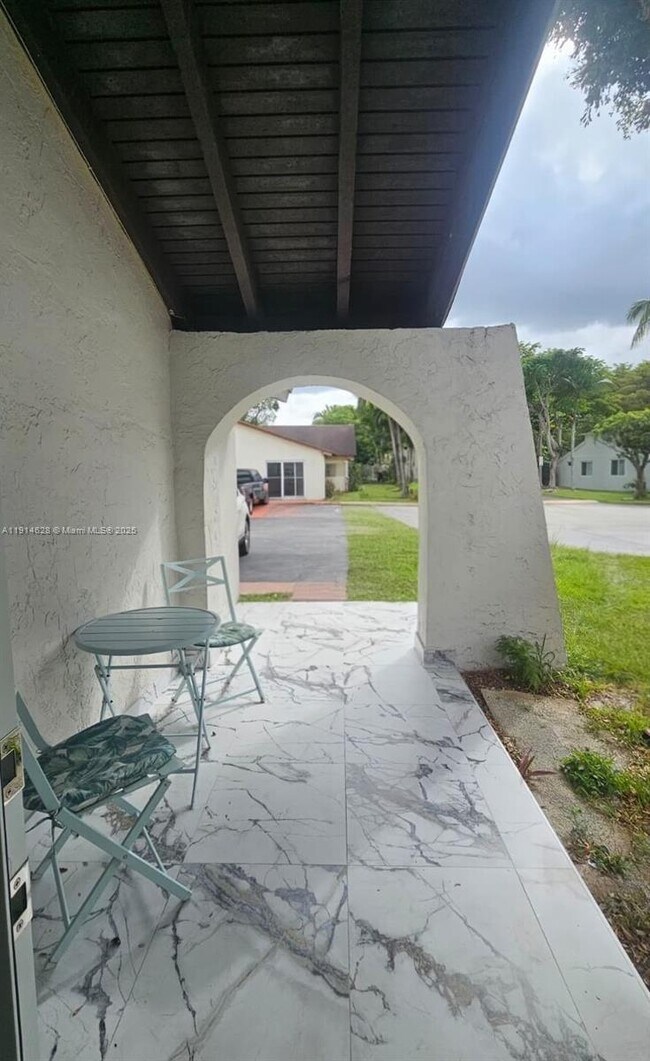 Building Photo - 11417 SW 35th Ln