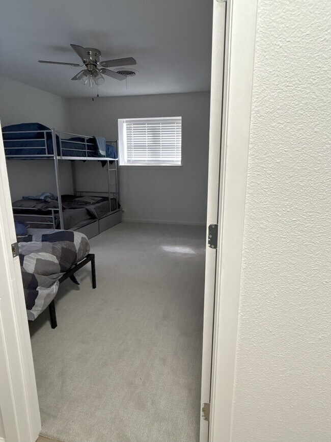Building Photo - 1309 Ravenwood Dr