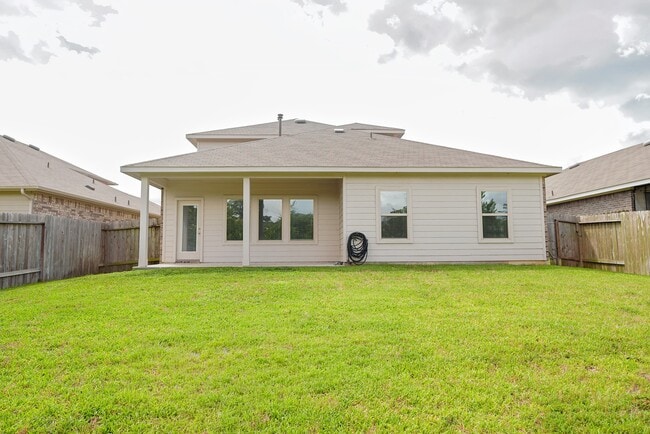 Building Photo - 13845 Rock Island Trl