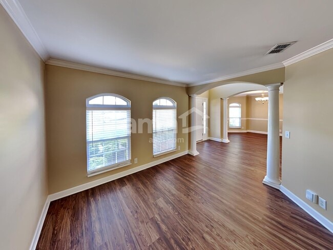 Building Photo - 104 Lance Park Cir