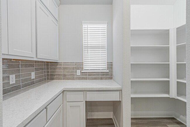 Building Photo - 3231 Tobias Ln