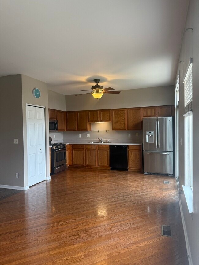 Building Photo - 21529 Franklin Cir