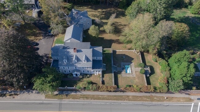 Building Photo - 205 Sohier St