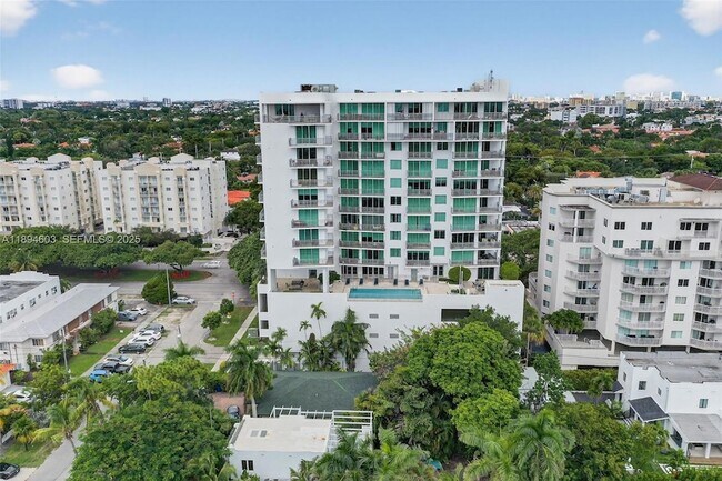 Building Photo - 2021 SW 3rd Ave