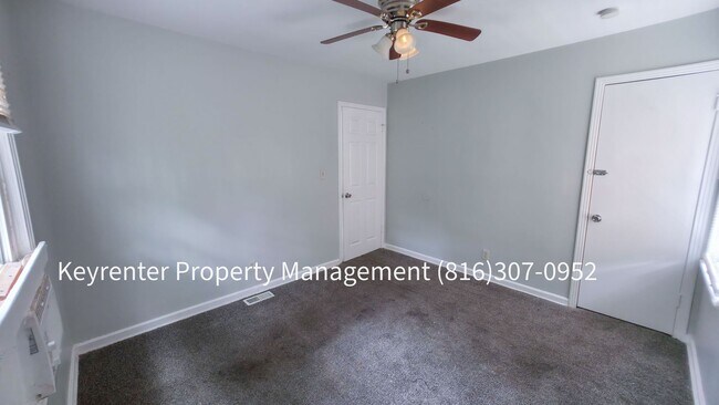 Building Photo - 2 Bed 1 Bath rare to rent!