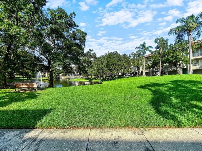 Building Photo - 708 Promenade Pl