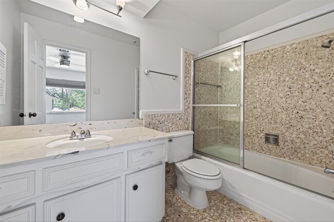 Building Photo - 5530 Holly St