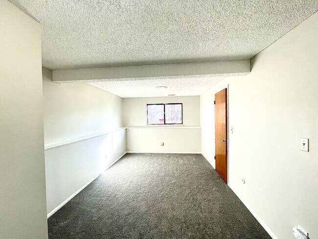 Building Photo - Beautiful updated 3 bedroom 2 bath home in Greeley!