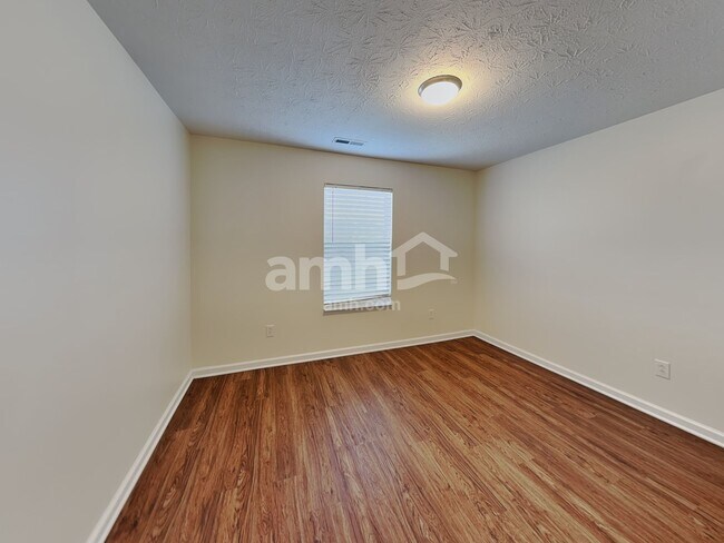 Building Photo - 1273 Greenbriar Way