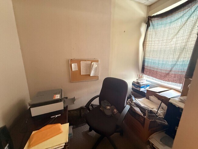 Building Photo - 1041 Lower Plain