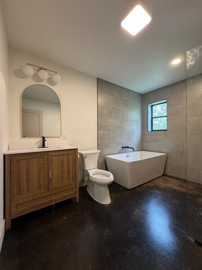 Building Photo - Luxury Rural Home Close to Town for Lease