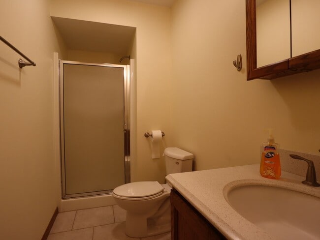 Building Photo - NEW PRICE - GREAT HOME - Single Family Home in Germantown Hills with Pool 3 BR / 4BA