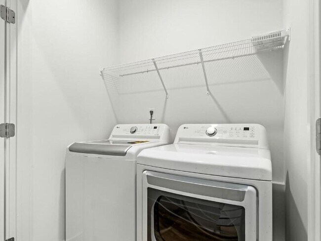 Building Photo - 1310 N Davidson St