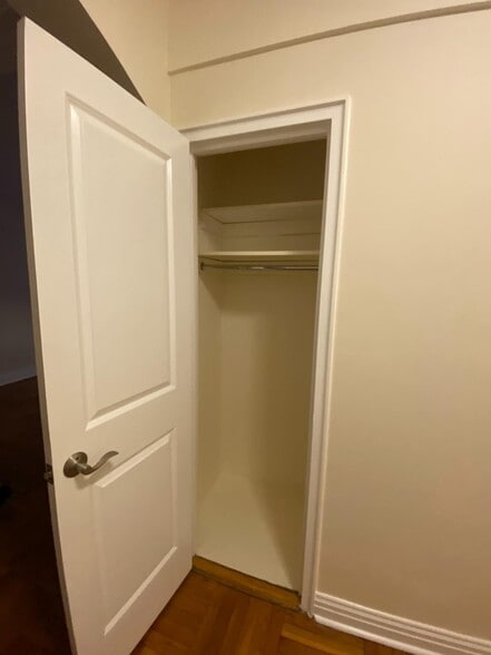 Building Photo - 141 E 56th St