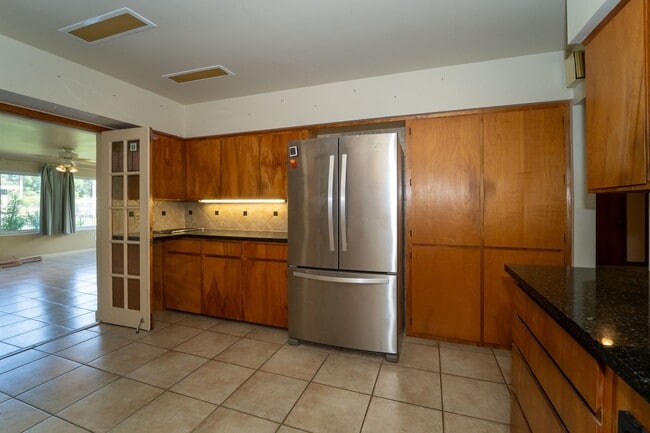 Building Photo - Davis Shore 4/2 Single Family Home