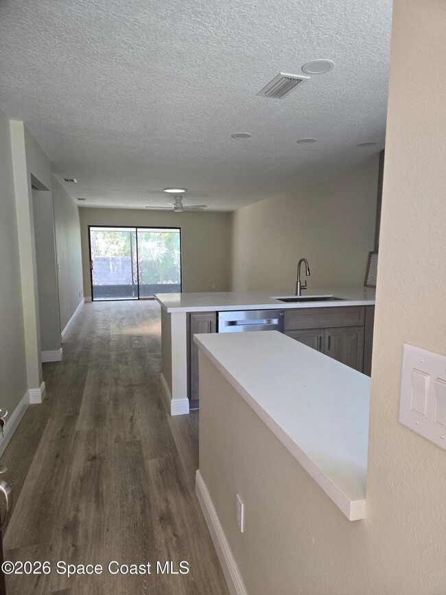 Building Photo - 189 Seawind Dr