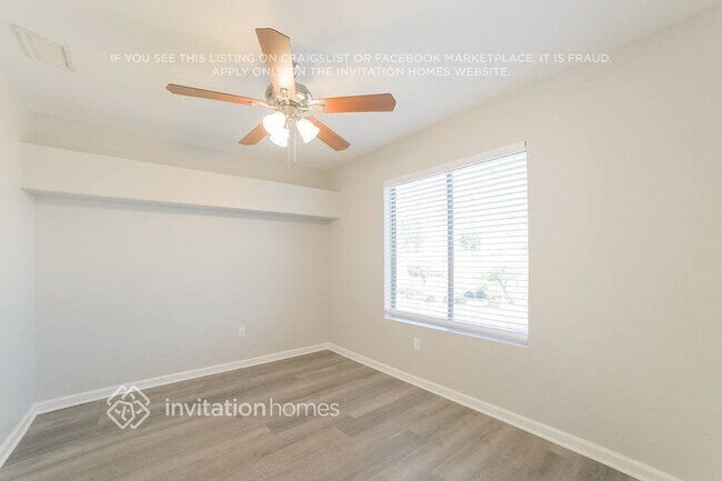 Building Photo - 9528 N 92nd Dr