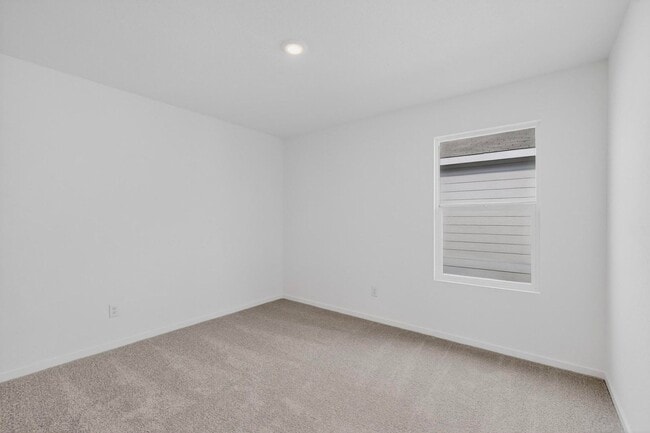 Building Photo - 3 Bedroom, 2 Bath Single-Story Lennar Home in Eastland Community