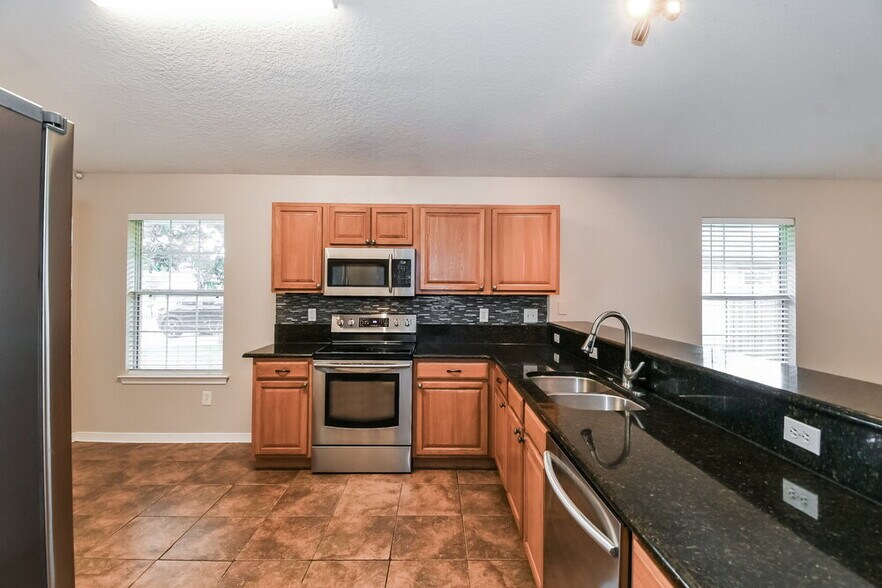 Building Photo - 2530 Fox Hill Ln