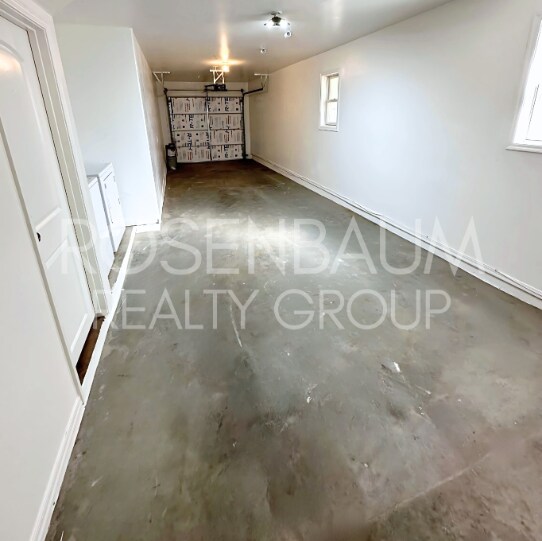 Building Photo - Stylish 3-story townhome in The Gardens Co...