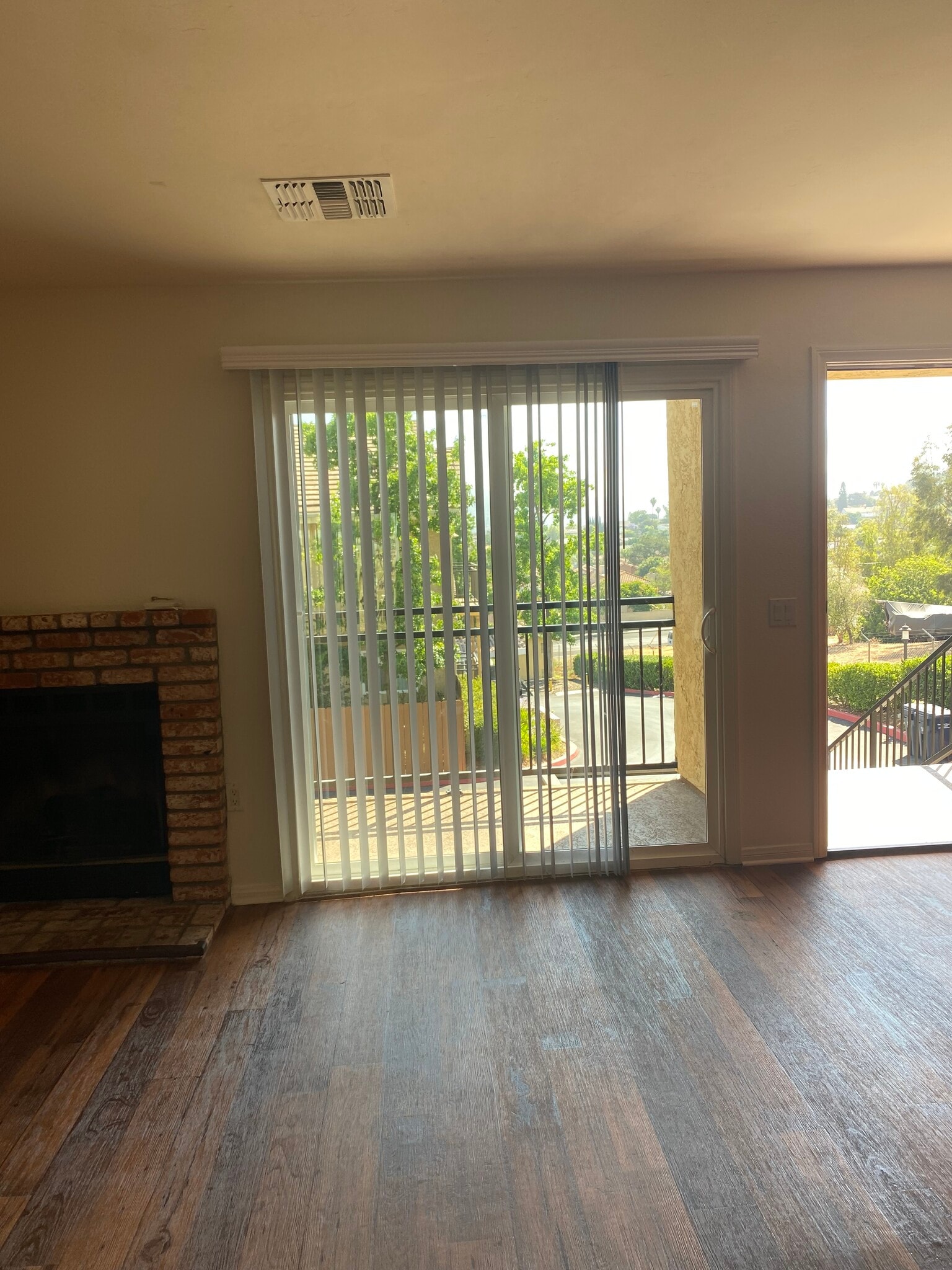 Building Photo - 505 San Pasqual Valley Rd