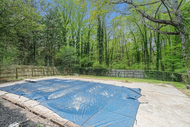 Building Photo - 529 Martindale Ct