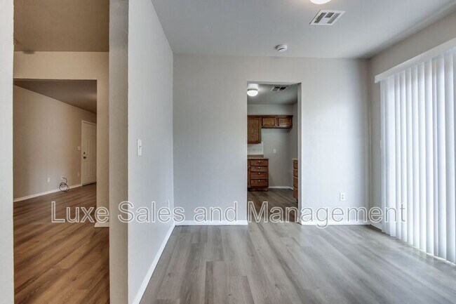 Building Photo - 1005 SW 63rd St