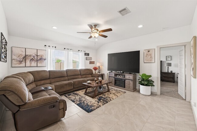 Building Photo - 29422 Paytons Park Ct