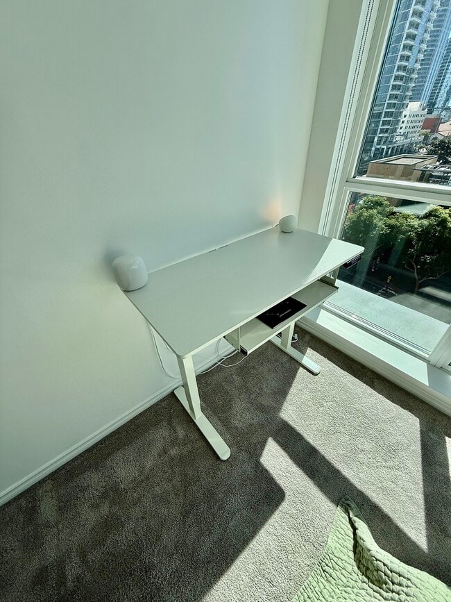 Building Photo - 1431 Pacific Hwy