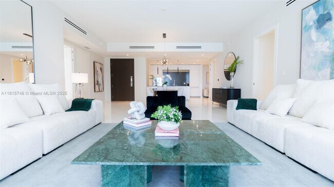 Building Photo - 300 Biscayne Blvd Way