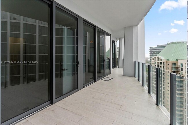 Building Photo - 2831 S Bayshore Dr