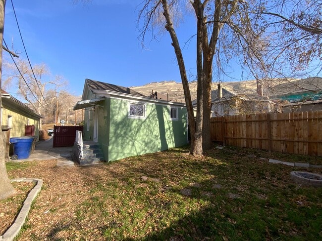 Building Photo - CHARMING UDPATED 2 BED 1 BATH CAPITOL HILL HOUSE IS A MUST SEE!!