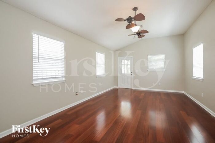 Building Photo - 824 Marjories Way