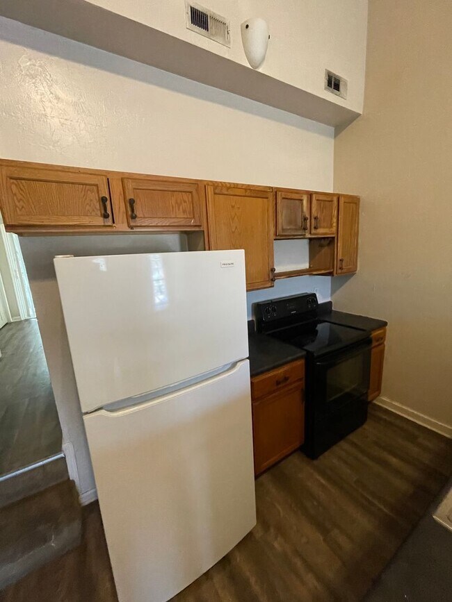 Building Photo - Affordable 2/1 Off Ocala